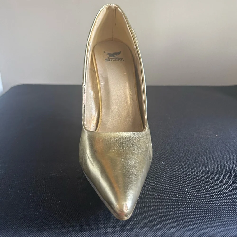 Gold Sculptural Heel Pumps - Picture 2 of 4
